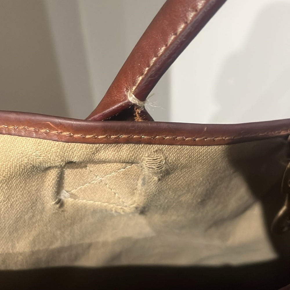 Dooney & Bourke Black Monogram Canvas tote
Large tote bag
Condition: used - Picture 7 of 9